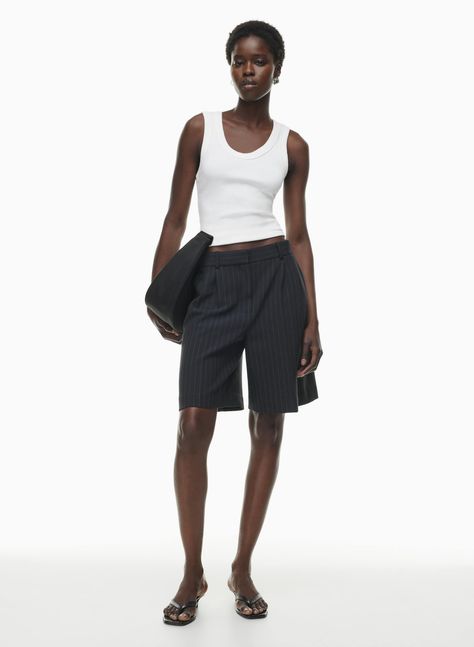 Pleated Shorts Outfit, Tailored Shorts Outfit, Bermuda Shorts Outfit, Wedding Sweatshirts, Bermuda Short, Short Denim, Shorts Outfit, Tailored Shorts, Poplin Dress