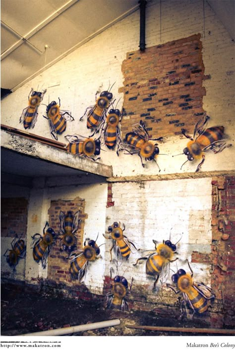 Sidewalk Art, A Brick Wall, Amazing Street Art, 3d Street Art, Busy Bees, Street Graffiti, Murals Street Art, Building Art, Bee Art