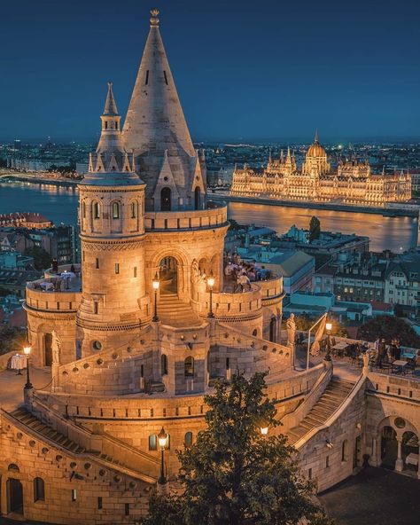 Seeqr. on Instagram: “Budapest, the capital and the most populous city of Hungary,  has architecturally noteworthy buildings in a wide range of styles and from…” Hungary Travel, Budapest Travel, Voyage Europe, Destination Voyage, A Castle, Budapest Hungary, Macedonia, Best Cities, Alicante