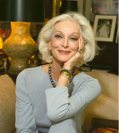 Carmen Dell’Orefice at 93: How She Overcame Painful Divorces to Reign as the Oldest Supermodel Oldest Model Carmen Dell'orefice, Carmen Dell’orefice, Daphne Selfe, Advanced Fashion, Carmen Dell'orefice, Working Model, Age Gracefully, Granny Chic, Early Retirement