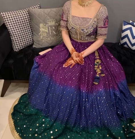 Plum Wedding Dress, Plum Wedding Dresses, Casual Bridal Dress, Pakistani Traditional, Bridal Jewelry Sets Brides, Lehenga Red, Plum Wedding, Pakistani Couture, Fancy Suit