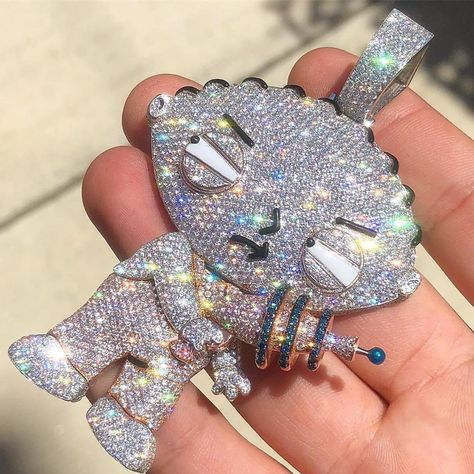 Stewie Griffin, Rapper Jewelry, Expensive Jewelry Luxury, Dope Jewelry, Custom Pendants, Expensive Jewelry, Hip Hop Jewelry, Cz Diamond, Moissanite Diamonds