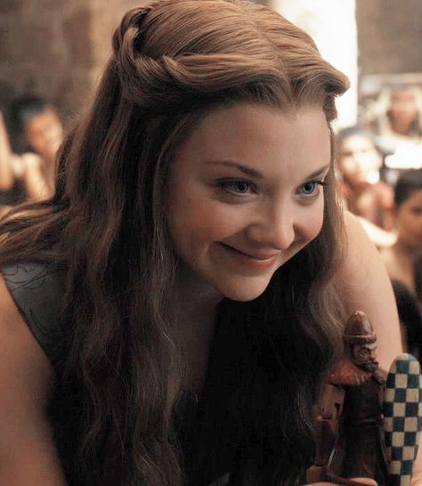 Game Of Thrones Margaery Tyrell, Game Of Thrones Margaery, Percy Jackson Fanfic, Margaery Tyrell, Got Characters, Rose Queen, White Walker, Hbo Game Of Thrones, Natalie Dormer