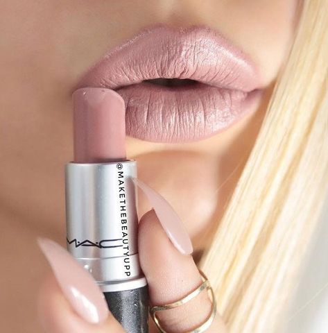 Popular Mac Lipsticks, Mac Lipstick Shades, Mauve Lipstick, Dark Eyeshadow, Lipstick Kit, Smink Inspiration, Makijaż Smokey Eye, Nude Lipstick, Mac Makeup