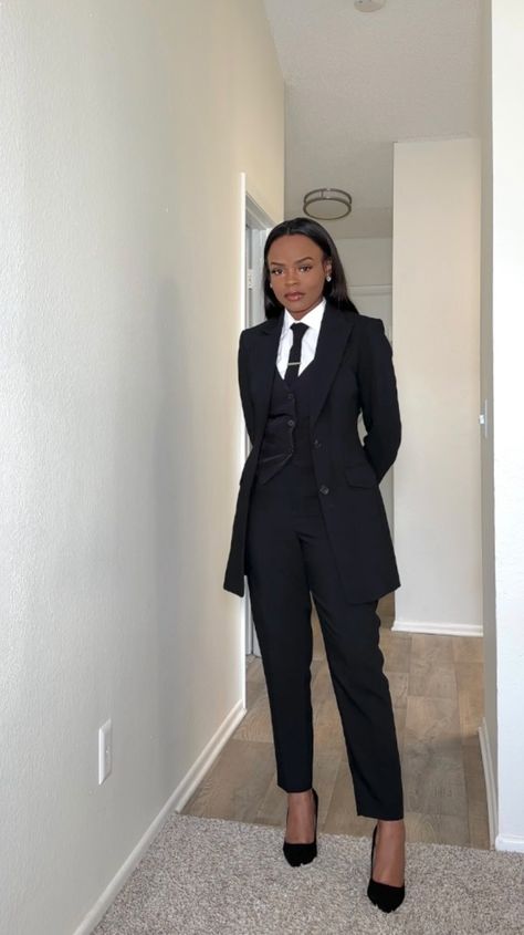 All Posts • Instagram Corporate Cocktail Event Outfit, Baddie Classy Outfits, Black Women In Suits, Cooperate Baddie, Corporate Fashion Office Chic, Corporate Style Women, Womens Suit Outfits, Business Formal Outfit, Stylish Business Outfits