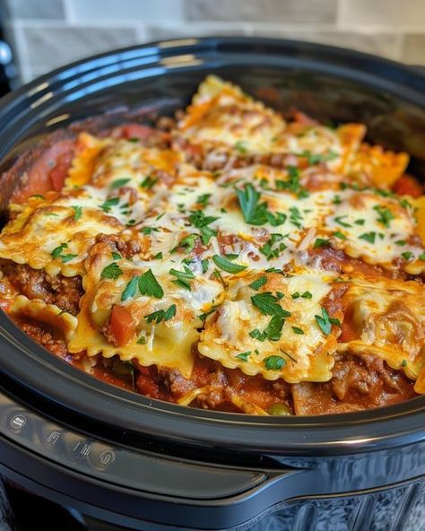 Gave this a go twice and it was awesome each time! Keen to make it again. Lasagna Ingredients, Slow Cooker Pasta, Hearty Comfort Food, Crockpot Dishes, Beef Recipes For Dinner, Crock Pot Slow Cooker, Easy Pasta Recipes, Crockpot Recipes Slow Cooker, Crock Pot Cooking