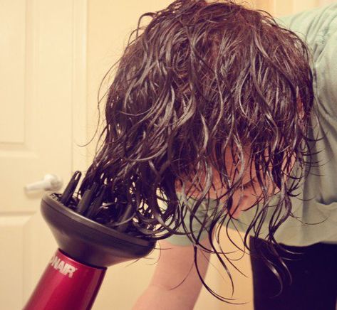 Next, turn on the diffuser to a low setting and flip your hair over. Grab a section of hair and hold the nozzle end of the diffuser under your hair. Hold for about 15 seconds. Take another section of hair and do same thing. Cont. on rest of hair. Curly Hair Tips, Hair Envy, Hair Tips, Great Hair, Hair Skin, Hair Dos, About Hair, Perfect Hair, Hair Day