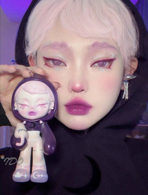 Halloween Makeup Characters, Douyin Makeup White Person, Barbiecore Makeup, Manga Makeup, Maquillage Goth, Makeup Cosplay, Organize Your Closet, Estilo Harajuku, Vampire Makeup