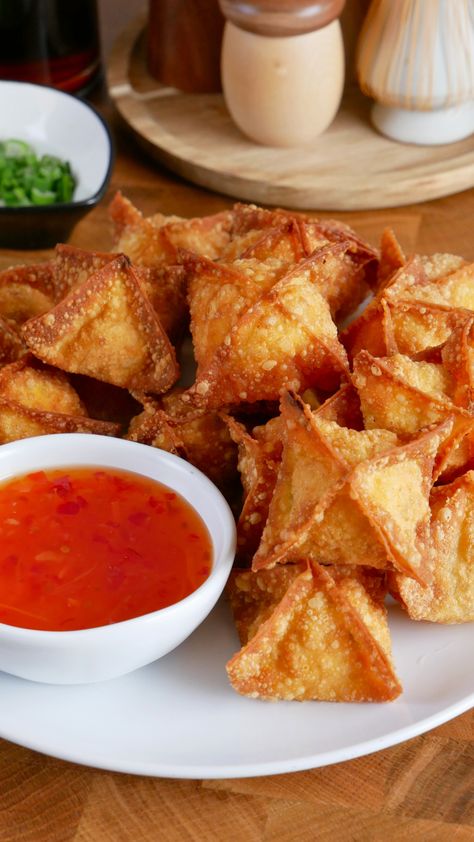 Crab Rangoon Filling, Snacks Asian, Spicy Tuna Salad, Fried Crab, Rangoon Recipe, Crab Rangoon Recipe, Asian Appetizers, Vegetable Pancakes, Crispy Wonton