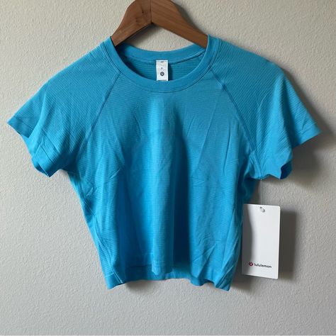 Nwt Lululemon Swiftly Tech Cropped Short-Sleeve Shirt 2.0 Kayak Blue Light/Kayak Blue Light Size 8 Lulu Clothes, Lulu Tops, Lululemon Crop Top, Long Sleeve Workout Top, Clothes Wishlist, Swiftly Tech Short Sleeve, Lululemon Long Sleeve, Lululemon Swiftly Tech, Long Sleeve Workout