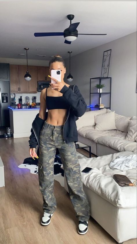 Hoodie Jacket Outfit, Hip Hop Style Outfits, Y2k Camo, Streetwear Fits, Winter Fashion Outfits Casual, Creative Products, 90s Fashion Outfits, Tomboy Style Outfits, Causual Outfits