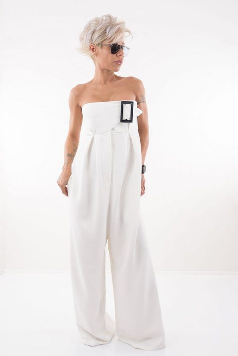 7 Gorgeous Gender Neutral Wedding Attire Ideas - Love You Wedding Pants For Wedding, Jumpsuit Modern, White Jumpsuit Wedding, Jumpsuit Plus Size, Harem Jumpsuits, Bridal Jumpsuit, Jumpsuit Dressy, Wedding Jumpsuit, Jumpsuit Elegant