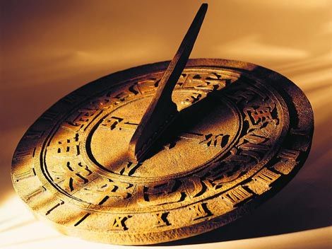 Sun clock Chinese Clock, Compass Watch, Chinese Philosophy, China Culture, Clock Wallpaper, Sundials, Time Clock, Telling Time, Mesopotamia