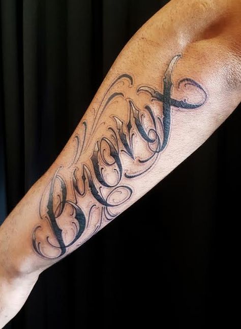 Chronic Ink Tattoo - Toronto Tattoo  Custom lettering "Bronx" script tattoo done by Steve Chen. Bronx Tattoo Ideas, Bronx Tattoo, Letter R Tattoo, Forearm Tattoo Designs, Steve Chen, Toronto Tattoo, Font Tato, Tattoo Toronto, Script Tattoos