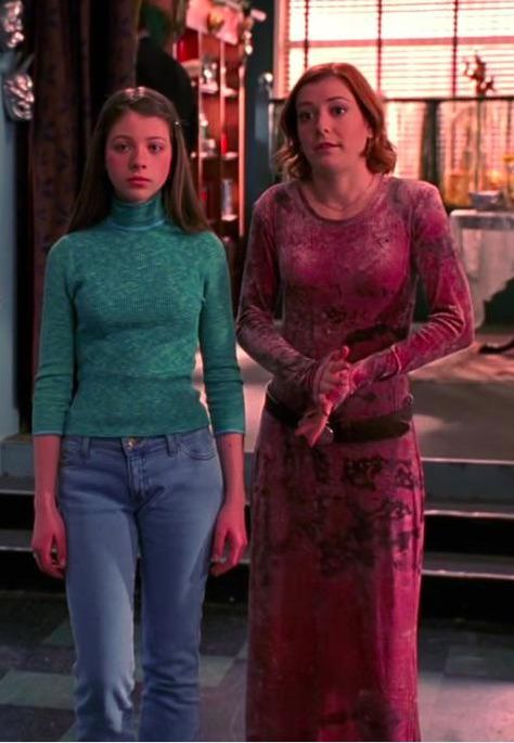 Willow From Buffy Outfits, Buffy The Vampire Slayer Outfits Fashion, Buffy Willow Outfits, Buffy The Vampire Slayer Outfits Willow, Willow Outfits Buffy, Willow Buffy Outfits, Willow Buffy The Vampire Slayer Outfits, Whimisigothic Clothes, Willow Rosenberg Outfits