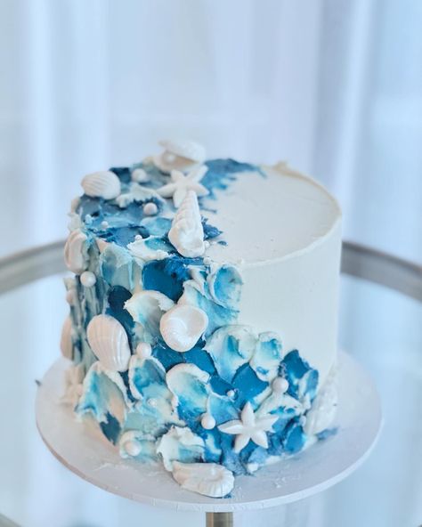 Ocean themed birthday cake 🌊 #cake #cakedecorating #cakedesign #buttercreamcakes #oceancake #instacake #brisbane #brisbanecake #brisbanecakemaker #brisbanefood #instabrisbane #کیک #باترکریم#اقیانوس Sea Cake Ideas, Ocean Birthday Theme, Ocean Birthday Cakes, 60th Cake, Ocean Cake, Birthday Cake For Boyfriend, Beach Themed Cakes, Birthday Cake Cake, Ocean Theme Birthday