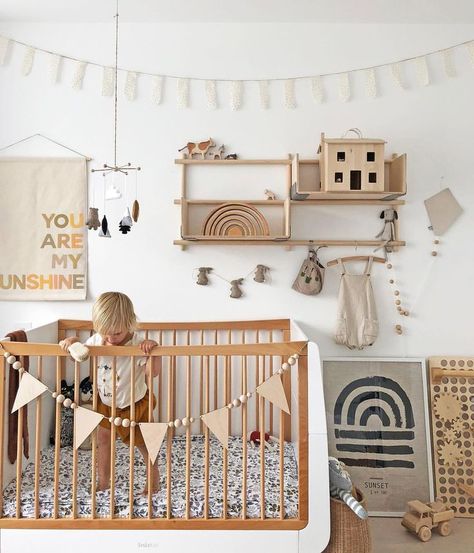 Cute neutral nursery | nursery details | baby room Baby Boy Nursery Room Ideas, Amazing Nursery, Kallax Hack, Bumbo, Montessori Baby, Nursery Baby Room, Neutral Nursery, Gender Neutral Nursery, Baby Bedroom