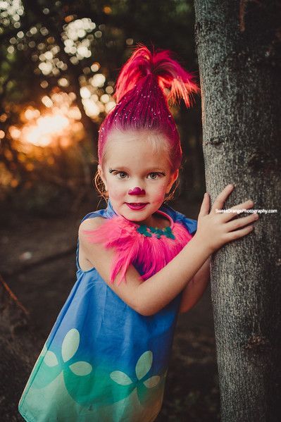 Poppy Hair Trolls Diy, Trolls Makeup Ideas, Trolls Photoshoot Ideas, Trolls Makeup, Troll Costume Diy, Toddler Cat Costume, Troll Hair Diy, Trolls Costume, Poppy Costume