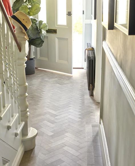 Amtico Spacia Collection - Amtico Flooring Amtico Flooring Kitchen, Patterned Vinyl Flooring, Amtico Spacia, Hall Tiles, Amtico Flooring, Hall Flooring, Tiled Hallway, Large Hallway, Hallway Inspiration