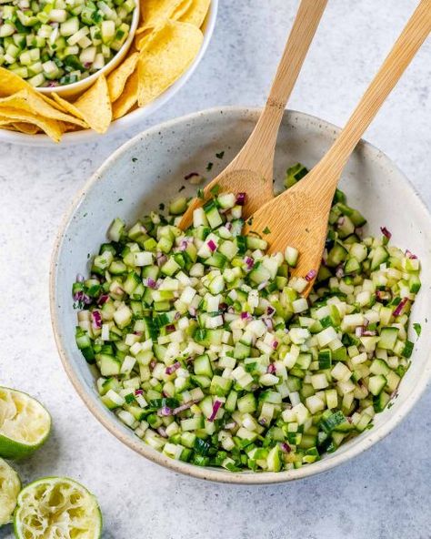 Sweet & Spicy Fresh Cucumber Salsa Mexican Cucumber, Cucumber Salsa Recipe, Cucumber Appetizers, Cucumber Salsa, Clean Eating Salads, Food Crush, Clean Food Crush, Recipe Roundup, Quick Snacks