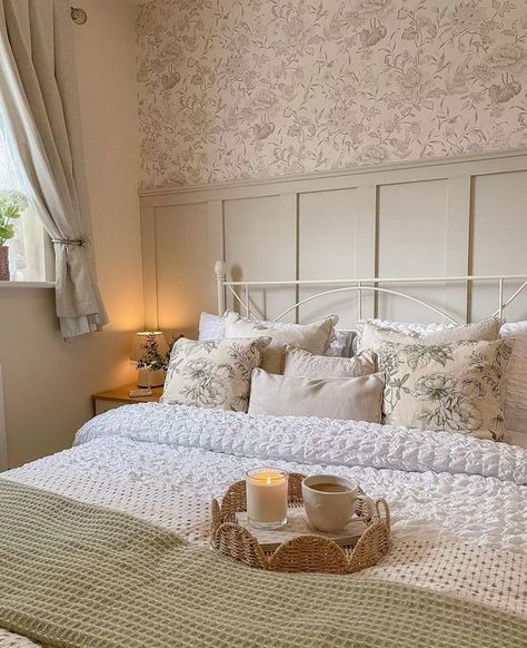 French Country, Cottage & Farmhouse | All the cozy vibes 🤎 | Facebook Guest Bedroom Country Farmhouse Style, Master Bedrooms Decor Spring, Cottage Country Bedroom, European Country Bedroom, French Cottage House Interior, Modern Cottage Style Homes Interior, Cosy Cottage Bedroom, Modern Cottage Aesthetic, French Country Bedrooms Romantic