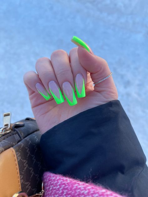 Lime Green Neon Nails, Neon Pink French Tip Nails Coffin, Nails With Lime Green Tips, Lime Green Black And White Nails, Neon Green Nails French Tip, Summer Nails Green Neon, Lime Green French Nails, Neon Green Nails Coffin, Lime Green Tips Nails