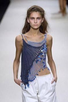 London Fashion Weeks, Crochet Blouse, Beautiful Knitting, Summer Knitting, Summer Crochet, Knit Outfit, Knit Fashion, Knitting Inspiration, Crochet Fashion