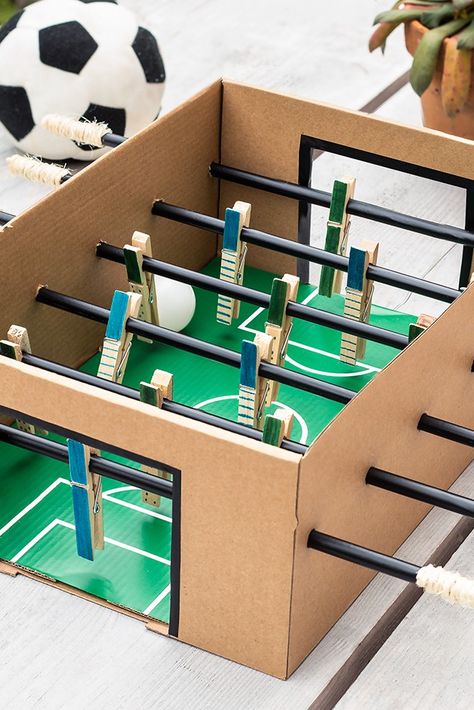 Diy Foosball, Foosball Table Diy, Football Games For Kids, Fun Soccer Games, Football Board Game, Soccer Crafts, Football Diy, Football Crafts, Table Football