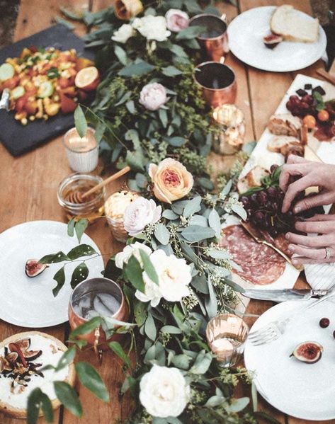 7 Gorgeous Thanksgiving Tablescapes - PureWow Summer Tablescapes, Table Buffet, Outdoor Dinner Parties, Thanksgiving Tablescape, Outdoor Dinner, Thanksgiving Table Settings, Decorations Table, בר מצווה, Thanksgiving Table Decorations