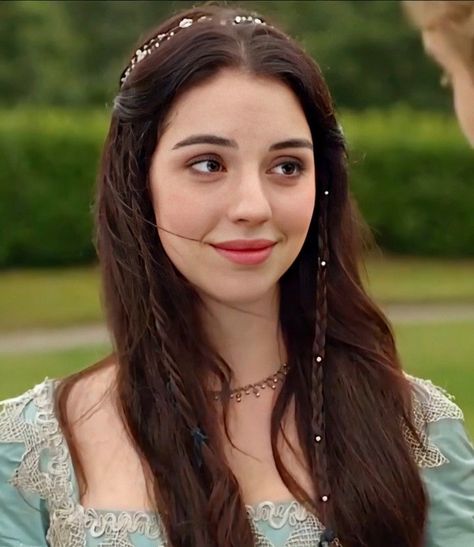 Mary Stuart Hairstyles, Reign Hairstyles, Reign Mary, Reign Fashion, Medieval Princess, Princess Face, Mary Stuart, Adelaide Kane, Divergent