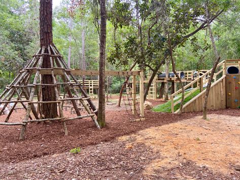 Natural Outdoor Playground, Wood Playground, Natural Play Spaces, Outdoor Play Space, Play Area Backyard, Outdoor Play Spaces, Backyard Kids Play Area, Tree House Diy, Outdoor Play Areas