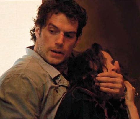 Still from The Cold Light of Day.  Look at those long, graceful fingers.. Henry Cavill Cold Light Of Day, Henry Cavill Movies, Love Henry, Bad Romance, Girl Dinner, Screen Caps, Enola Holmes, Movie Stills, Aesthetic Guys