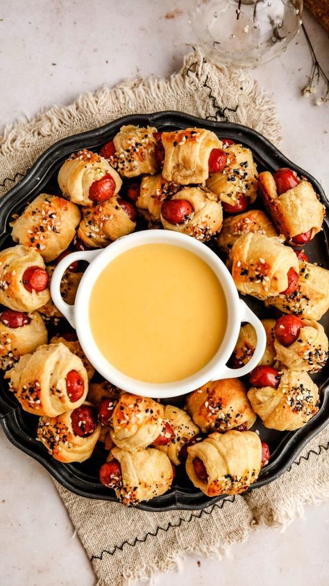 healthylittlepeach on Instagram: Who else is counting down the days until The Big Game? My new Seasoned Pigs In a Blanket with Cheese Sauce is the perfect appetizer that’s… Homemade Cheese Sauce, Nacho Cheese Sauce, Salad Dishes, Hot Dog Recipes, Pigs In A Blanket, Homemade Cheese, Football Food, Perfect Appetizers, Game Day Food