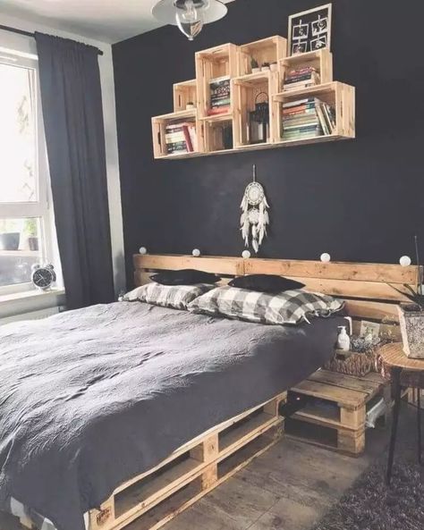 Pallet Woodworking, Pallet Bed Frame Diy, Homemade Beds, Pallet Bed Frame, Mens Room Decor, Design Ložnic, Diy Pallet Bed, Pallet Headboard, Diy Furniture Redo