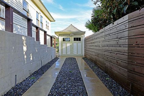 long narrow driveway Narrow Driveway, Narrow Driveway Gate, Narrow Driveway Landscaping, Narrow Driveway Ideas, Extra Parking Space Driveway, Narrow Carport, Small Driveway Ideas Parking, Long Narrow Building Architecture, Dallas House