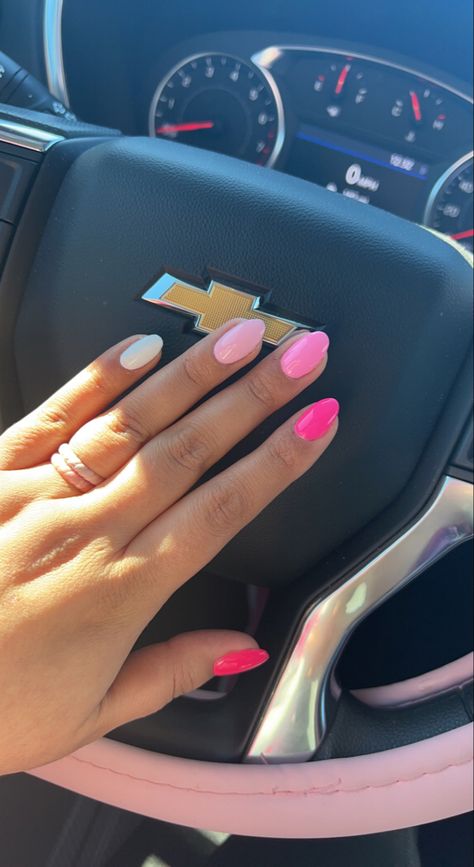 Short Nails Ideas Simple Summer Pink, Different Shades Pink Nails, Different Shades Of Pink Nails Almond, All Different Pink Nails, Nails With Different Shades Of Pink, Nail Inspiration Color, Pink Nails All Different Shades, Pink Gradient Nails Short, Short Almond Hot Pink Nails