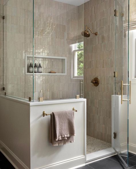 30 Stunning Walk-In Shower Ideas For Small Bathrooms Master Shower Tile, Master Bath Design, Timeless Bathroom, Master Shower, Master Bath Remodel, Bathroom Design Inspiration, Bathroom Remodel Designs, Downstairs Bathroom, Upstairs Bathrooms