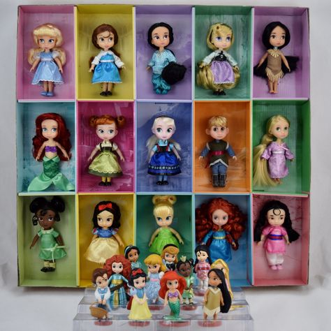 Disney Animators' Collection Deluxe Figure Playset Versus … | Flickr Real Disney Princesses, Disney Animators Collection Dolls, Official Disney Princesses, Disney Animator Doll, Disney Animators, Disney Animators Collection, Anna And Elsa, Mini Dolls