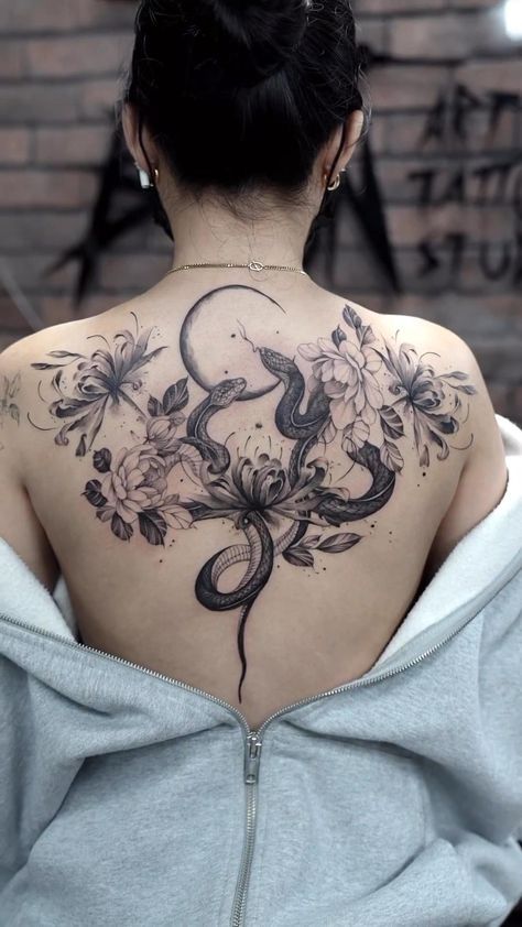 Beautiful Back Tattoos, Floral Back Tattoos, Backpiece Tattoo, Jagua Henna, 10 Tattoo, Back Piece Tattoo, Full Back Tattoos, Muster Tattoos, Back Tattoo Women