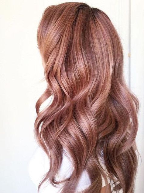 It's Official: These Hair Colours are Everywhere (Including on Pinterest) #hairtrends #rosegold #pinkhair Rose Gold Toner Hair, Rose Hair Color, Color Melting Hair, Blond Rose, Gold Hair Colors, Hair Color Rose Gold, Hair Color Chocolate, Rosa Coral, Dye Hair