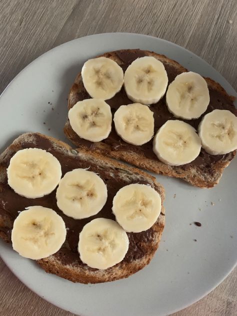 Banana Nutella Bread, Bread Nutella, Easy Toast, Nutella Sandwich, Nutella Bread, Banana Sandwich, Banana Nutella, Brown Bread, Easy Brunch