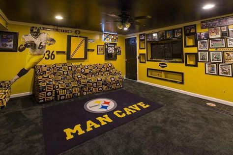 Pittsburgh Man Cave, Steelers Man Cave Ideas, Steelers Man Cave, Man Cave Ideas, Home Bar Rooms, Man Cave Office, Workout Room, Nfl Football Teams, Steelers Fan