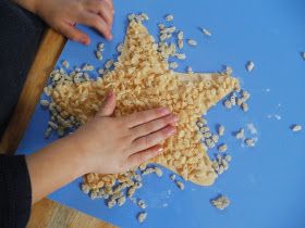 Little Stars Learning: Starfish Texture Craft w/Template Sea Crafts Preschool, Starfish Crafts, Infant Projects, Fish Crafts Preschool, Ocean Activity, Texture Craft, Seahorse Crafts, Starfish Craft, Cute Starfish