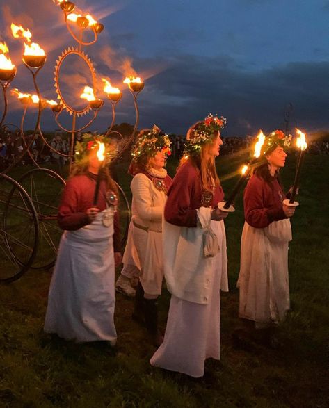 Irish Folk Magic, Wales Culture, Pagan Ireland, Culture Project, Irish Folk, Irish Festival, Book Vibes, Celtic Festival, Fire Festival