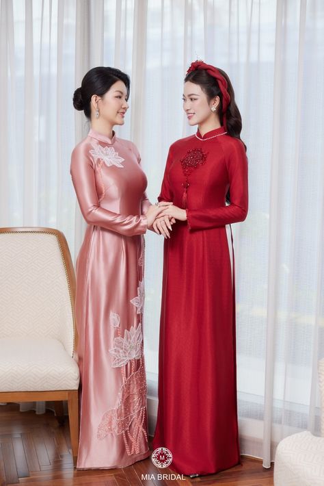 Facebook Vietnamese Wedding Dress, Vietnamese Wedding, Ao Dai Vietnam, Vietnamese Dress, Story Board, Hanoi Vietnam, Tea Ceremony, Dream Wedding, Vietnam