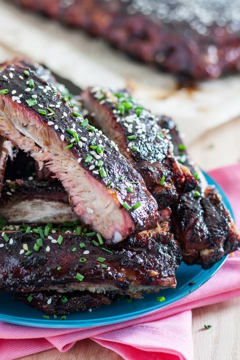 Sticky, saucy, sweet and spicy, these Hawaiian-inspired root beer sticky ribs are a crowd pleaser! Try them out at your next bbq... Sticky Ribs Recipe, Sticky Ribs, Homemade Snacks Recipes, Beer Sauce, Hawaiian Restaurant, Slow Cooker Ribs, Family Bbq, Recipes For Lunch, Ribs On Grill