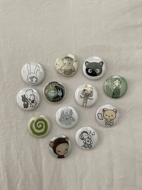 Tanah Liat, Bag Pins, Cute Little Things, Cute Pins, Cute Crafts, Button Pins, Pin Badges, Clay Crafts, Things To Buy