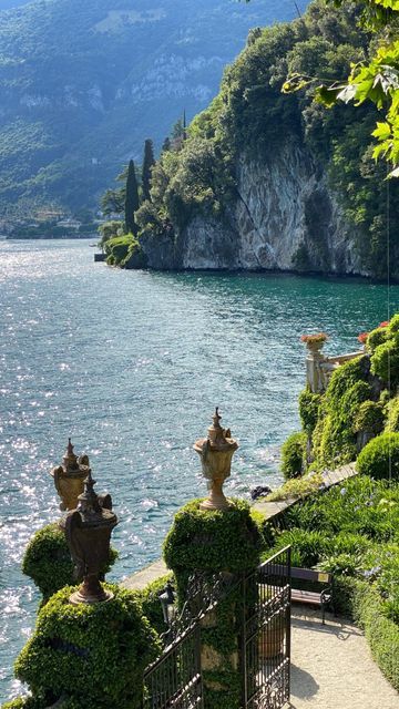 Lake Como In Spring, Italian Villa Aesthetic, Villa Aesthetic, Villa Balbianello, Vacation Money, Villa Del Balbianello, Italy Villa, Tuscany Villa, Aesthetic Vacation