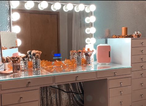 Vanity Goals, Fall Bedroom Decor, Impressions Vanity, Room Photo, Fall Bedroom, Glam Room, Makeup Rooms, Vanity Decor, Makeup Room