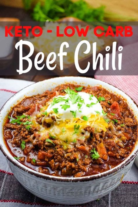 An easy keto low carb beef chili made in the Instant Pot pressure cooker or slow cooker. This no bean chili is rich and full of delicious flavor the whole family will love. #LowCarbChili #KetoChili #NoBeanChili #BeefChili #instantPot #SlowCooker #CrockPot Low Carb Chili, Crockpot Chili, Bean Chili, Keto Soup, Recetas Keto, Beef Chili, Low Carb Diet Recipes, Healthy Low Carb Recipes, Keto Recipes Dinner